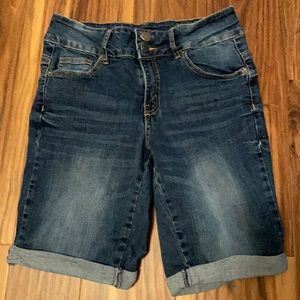 U2B Urban Basics Jean SHORTS size 5 denim pockets